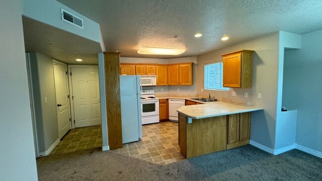 Building Photo - Beautiful 3 bedroom 2 bath in Pleasant Grove