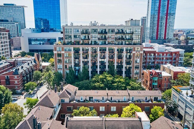 Building Photo - 221 E Cullerton St