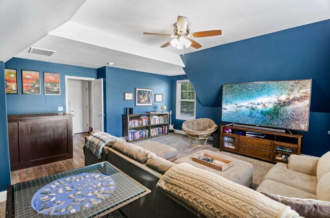 Building Photo - Spacious 4-Bedroom Sanctuary with 3 Full Baths in Hampstead – Your Dream Home Awaits! No pets all...