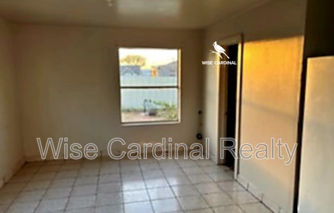 Building Photo - 1017 N Main Ave