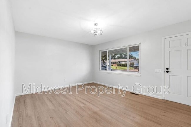 Building Photo - 1450 Tahoe Dr