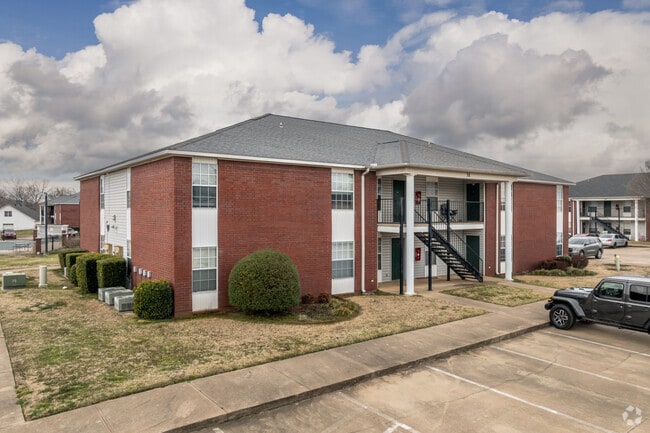 Building Photo - Cedar Creek Apartments and Townhomes