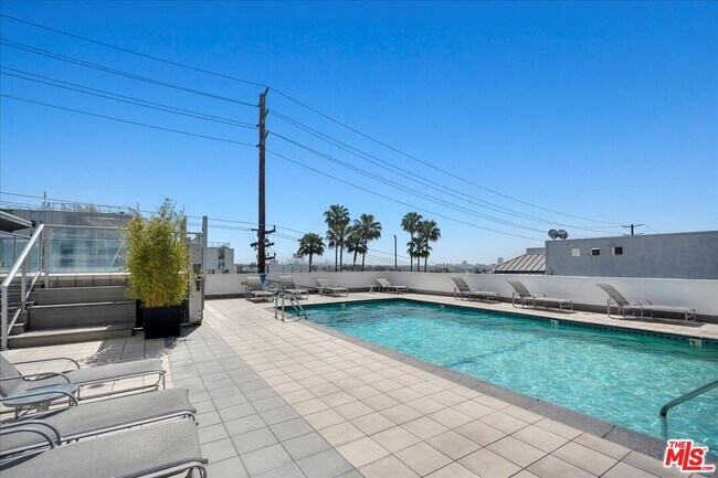 Building Photo - 1155 N La Cienega Blvd
