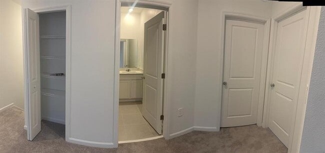 Building Photo - 2584 Skyline Lp
