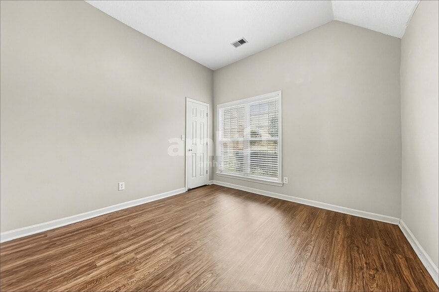 Building Photo - 9289 Oakengate Cv