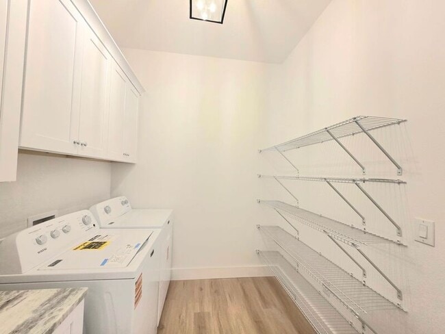 Building Photo - 3299 Bernath Dr