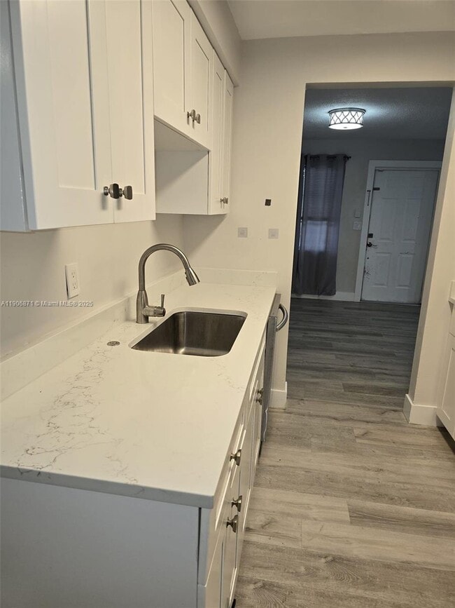 Building Photo - 5022 SW 93rd Ave