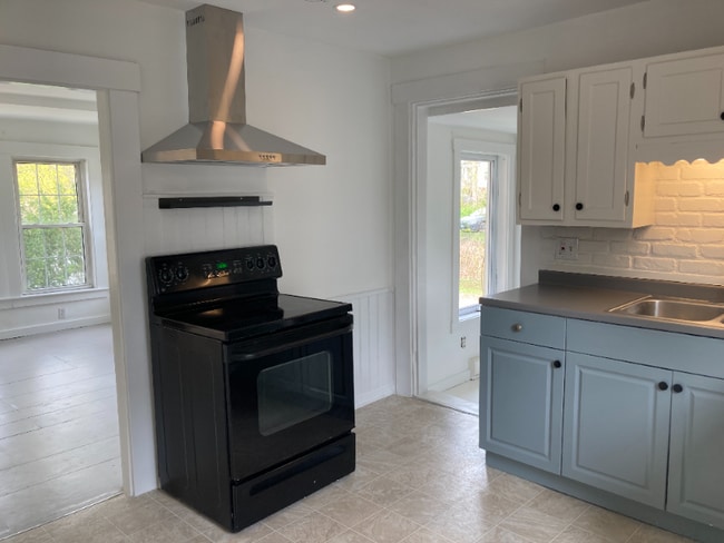 Building Photo - 8 Horne St