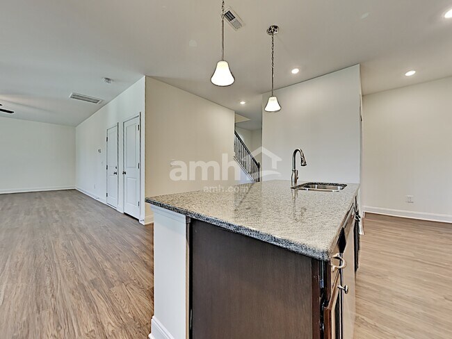 Building Photo - 3069 Day Flower Dr