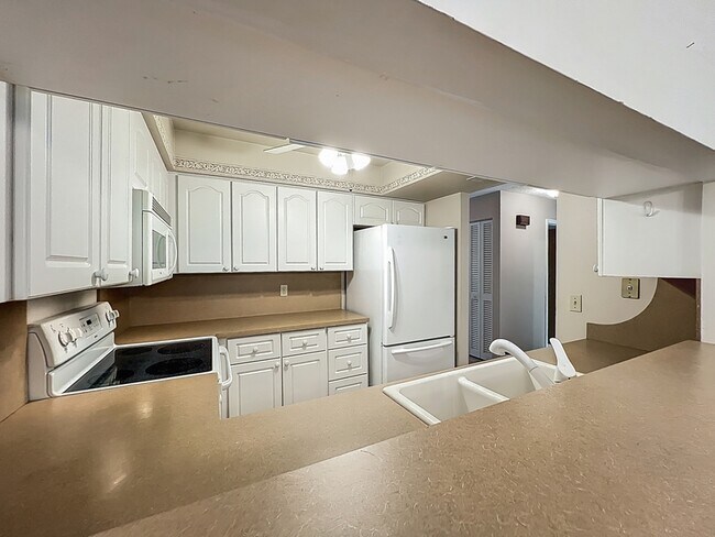 Building Photo - 330 Markley Ct