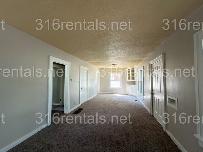 Building Photo - Two bed one bath available NOW!