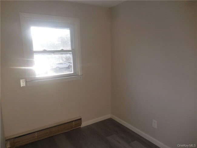 Building Photo - 14 Maurice Ln