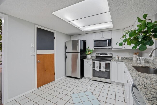 Building Photo - 3276 Morven Dr