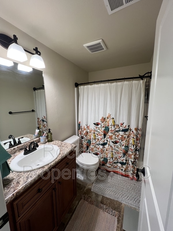 Building Photo - 409 Apricot St