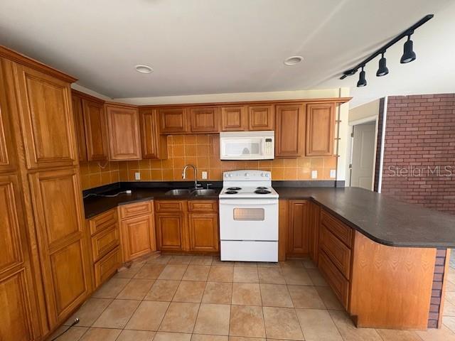 Building Photo - 1028 Lakewood Ct