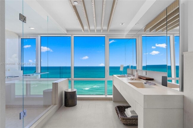 Building Photo - 102 24th St