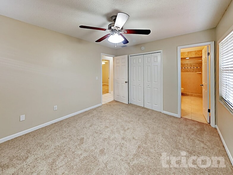 Building Photo - 120 N Alderwood St