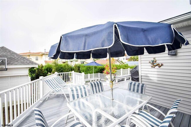 Building Photo - 16 S Somerset Ave