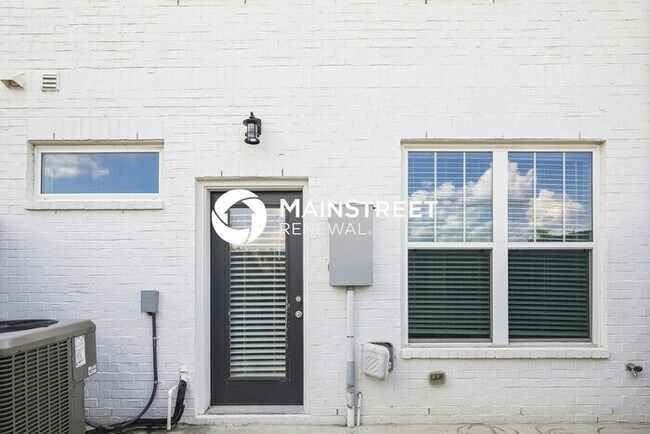 Building Photo - 3 Bedroom Pet-Friendly Home in Gallatin, TN with Main Street Renewal