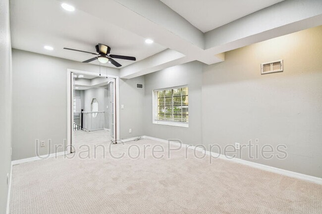 Building Photo - 440 2nd St N