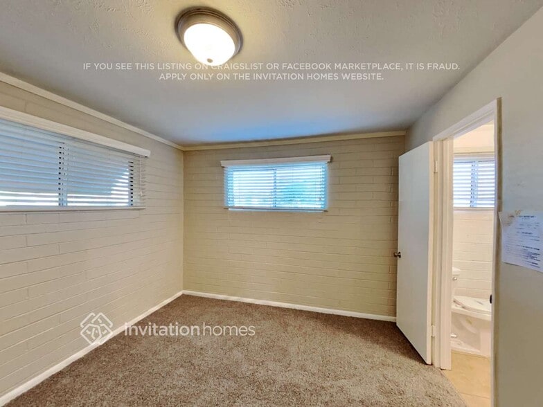 Building Photo - 3036 W Elm St