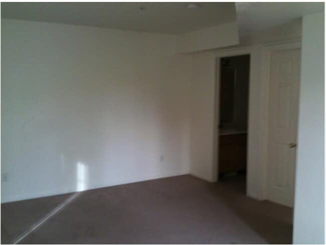 Building Photo - 379 E 600 S