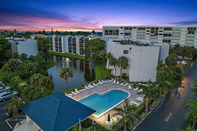 Building Photo - 1605 S US Hwy 1