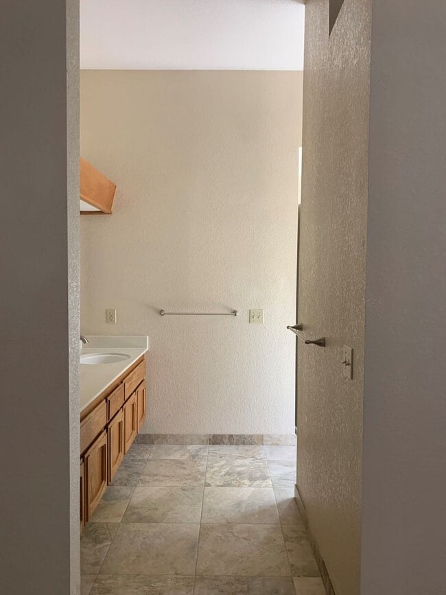 Building Photo - COMING SOON!!! Large 3 bedroom with an office in Elk Grove