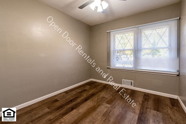 Building Photo - 4814 Blum Dr