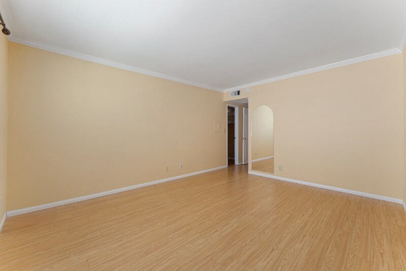 Building Photo - 5414 Newcastle Ave