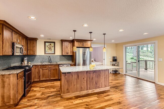 Building Photo - Single Family Home in West Linn with a Won...