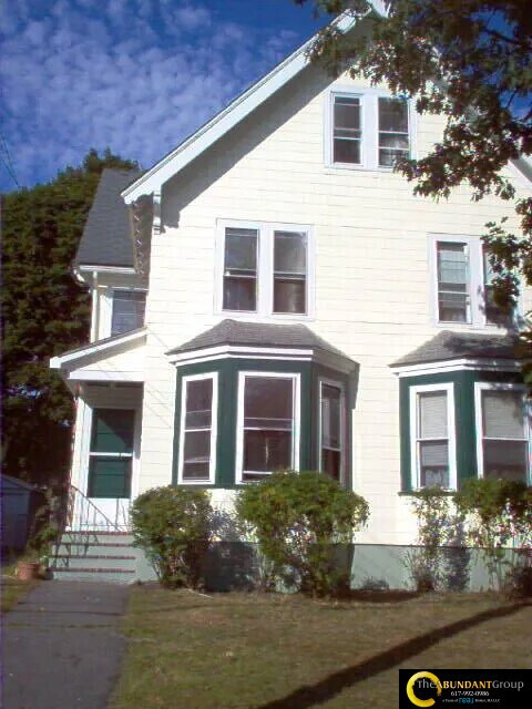 Building Photo - 74 Sharon St