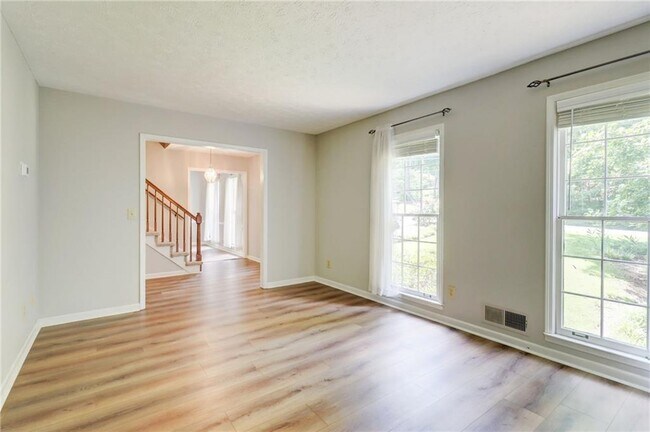 Building Photo - 1049 Seven Springs Cir NE