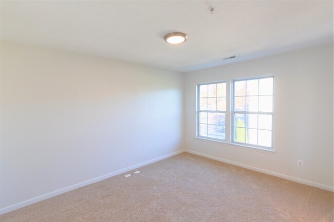 Main Bedroom - 2039 Mardic Dr