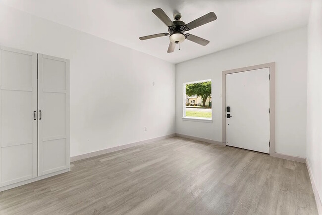 Building Photo - 1814 S 5th St