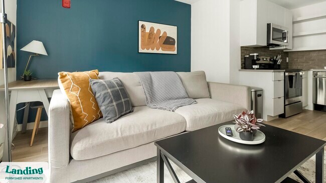 Building Photo - 2009 N Howard St