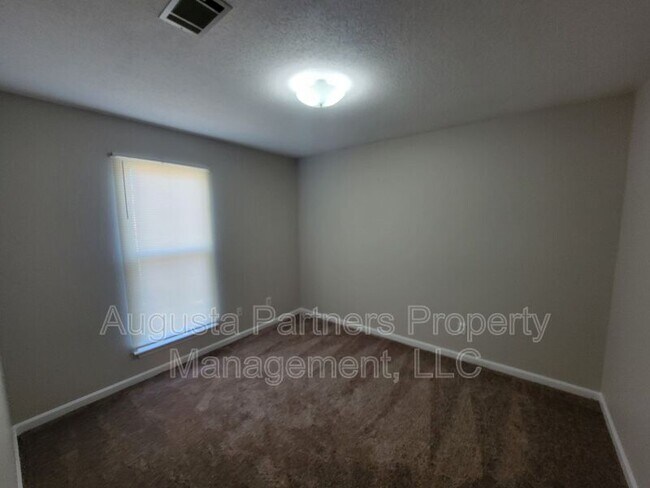 Building Photo - 4460 Whisperwood Dr