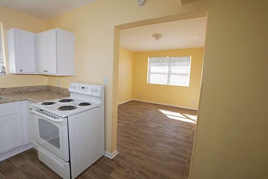 Building Photo - 849 W 30th St