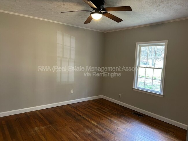 Building Photo - 1532 Meriwether St