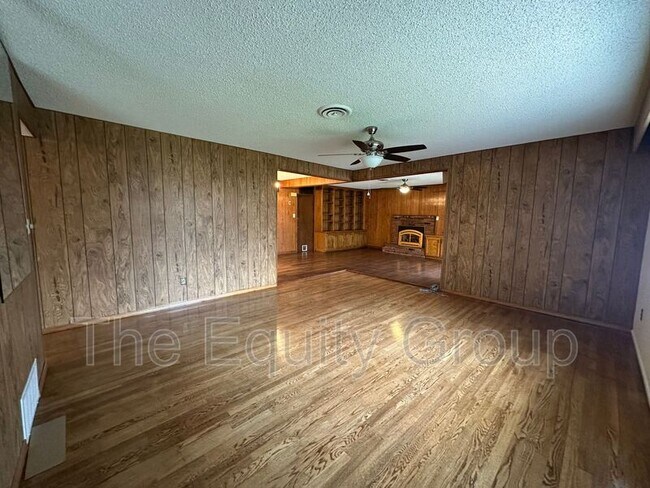 Building Photo - 1413 W Cambridge Ave