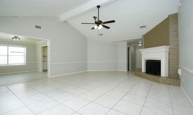Building Photo - 18531 Lippizaner Dr
