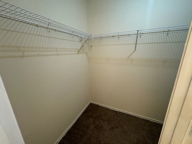 Building Photo - Nice 3 bedroom 2 Bath One Story Home