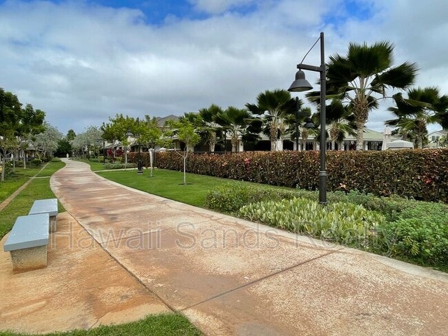 Building Photo - 1155 Kakala St