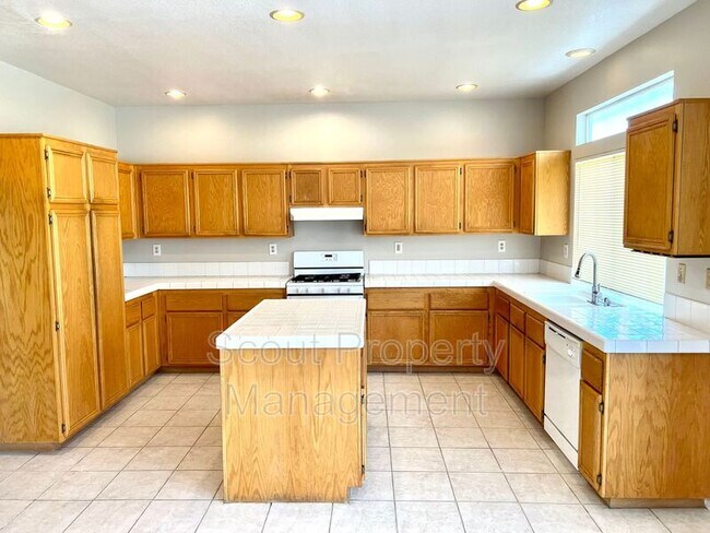 Building Photo - 39511 Bainbridge Cir