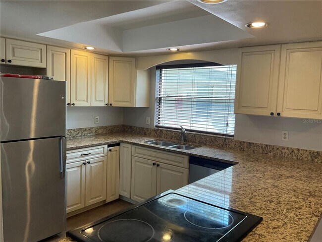 Building Photo - 555 Majestic Way
