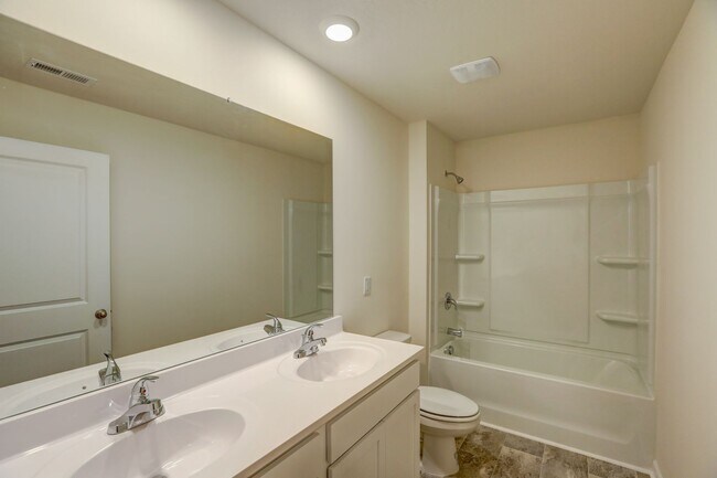 Building Photo - NEW CONSTRUCTION - 5 BDRMS, 3 BTHS, JOHNSON CITY