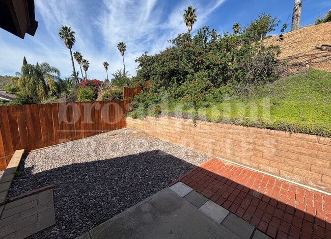 Building Photo - 2148 Skyview Glen