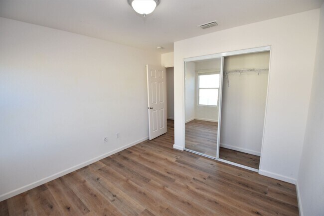 Building Photo - 3814 Black Butte Rd