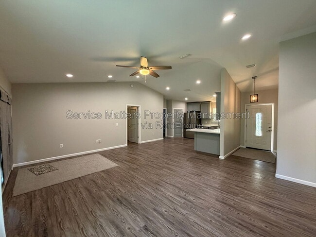 Building Photo - 5553 Riviera Dr
