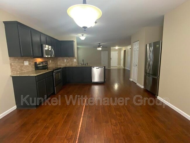 Building Photo - 108 Meadowcrest Dr